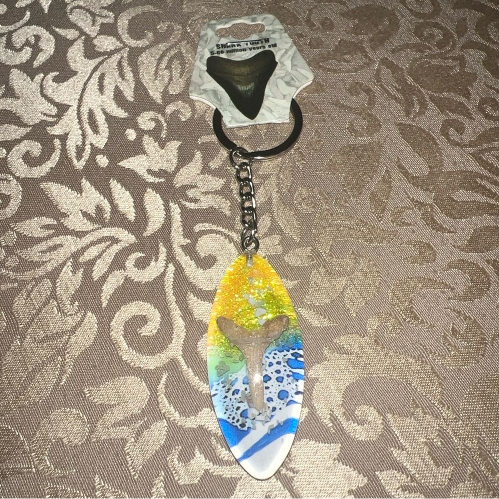 Fossil Ware Surf Board With Shark Tooth Inside Keychain